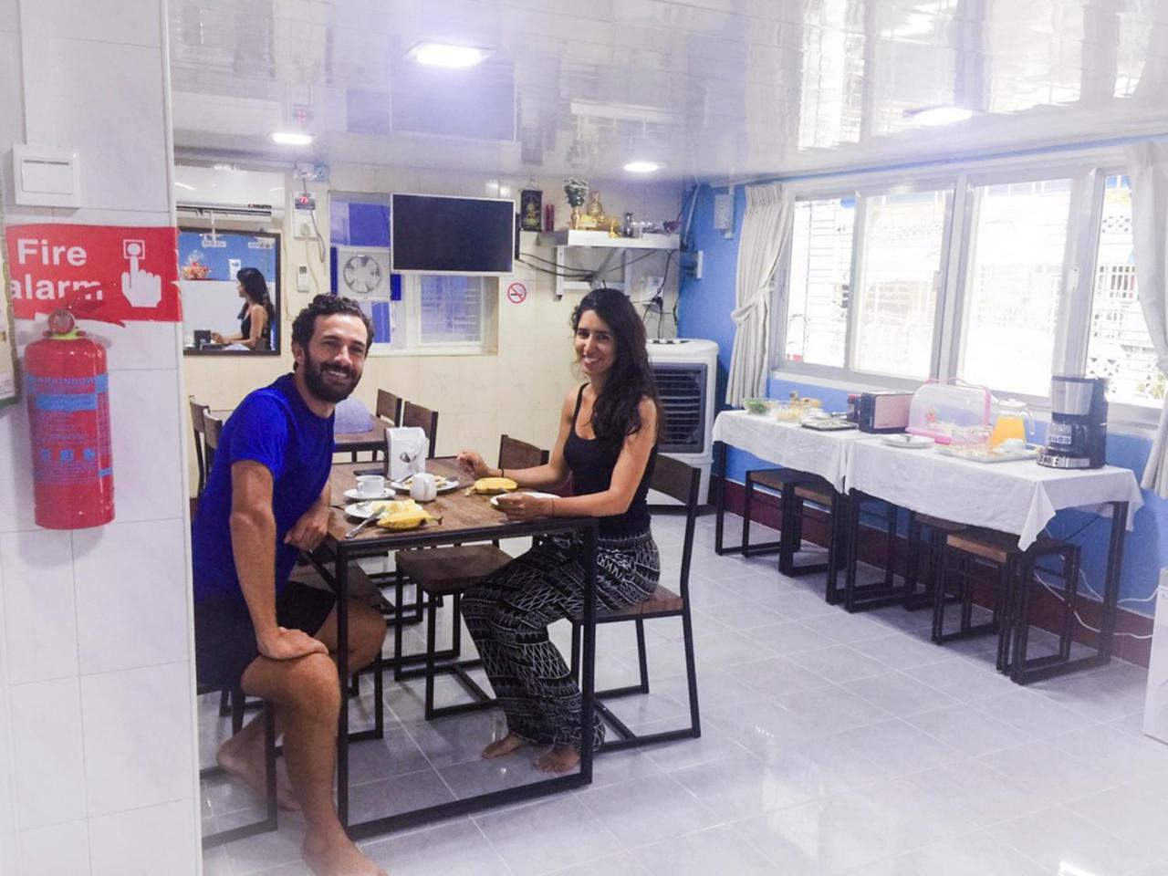 Htinn Yue Tann Hostel Yangon Bagian luar foto